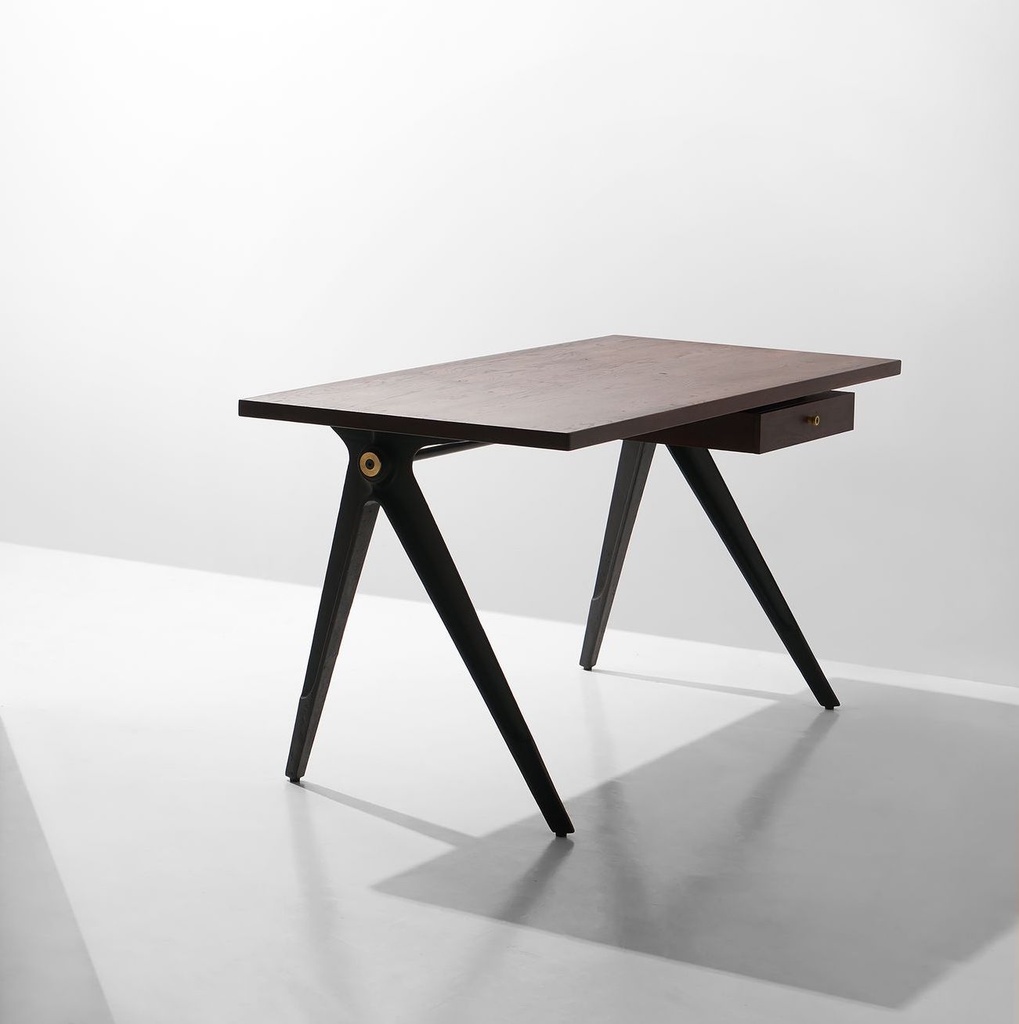 COMPASS DESK